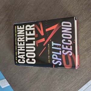Catherine coulter split second hard back book